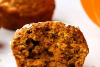 Moist Pumpkin Oatmeal Muffins with Warm Spices