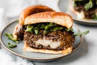 Juicy Lucy Lamb Burger Recipe: Melted Cheese Inside Every Bite