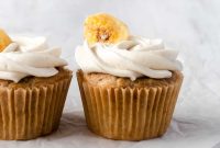 Moist Banana Cupcakes with Cream Cheese Frosting Recipe