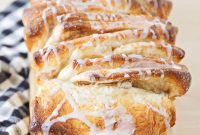 Cinnamon Pull-Apart Bread Recipe: Soft, Layered Loaf for Sharing