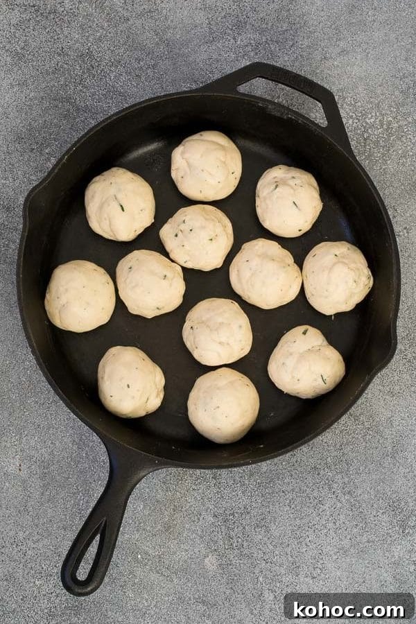Dinner Rolls Ready in 30 Minutes: Soft, Fluffy Recipe 4 img 12402 3