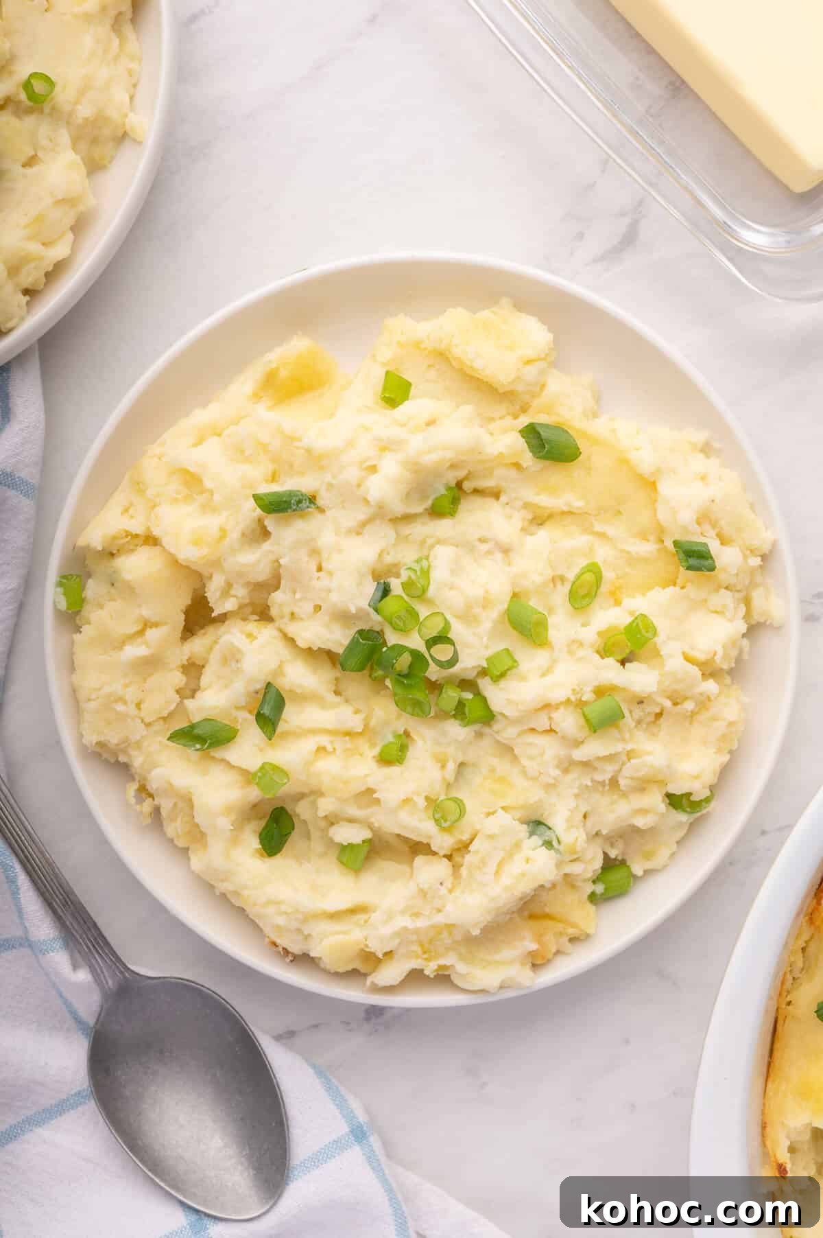 How to Cook Authentic Irish Potatoes: Classic Recipes & Tips 6 The potatoes on a plate.