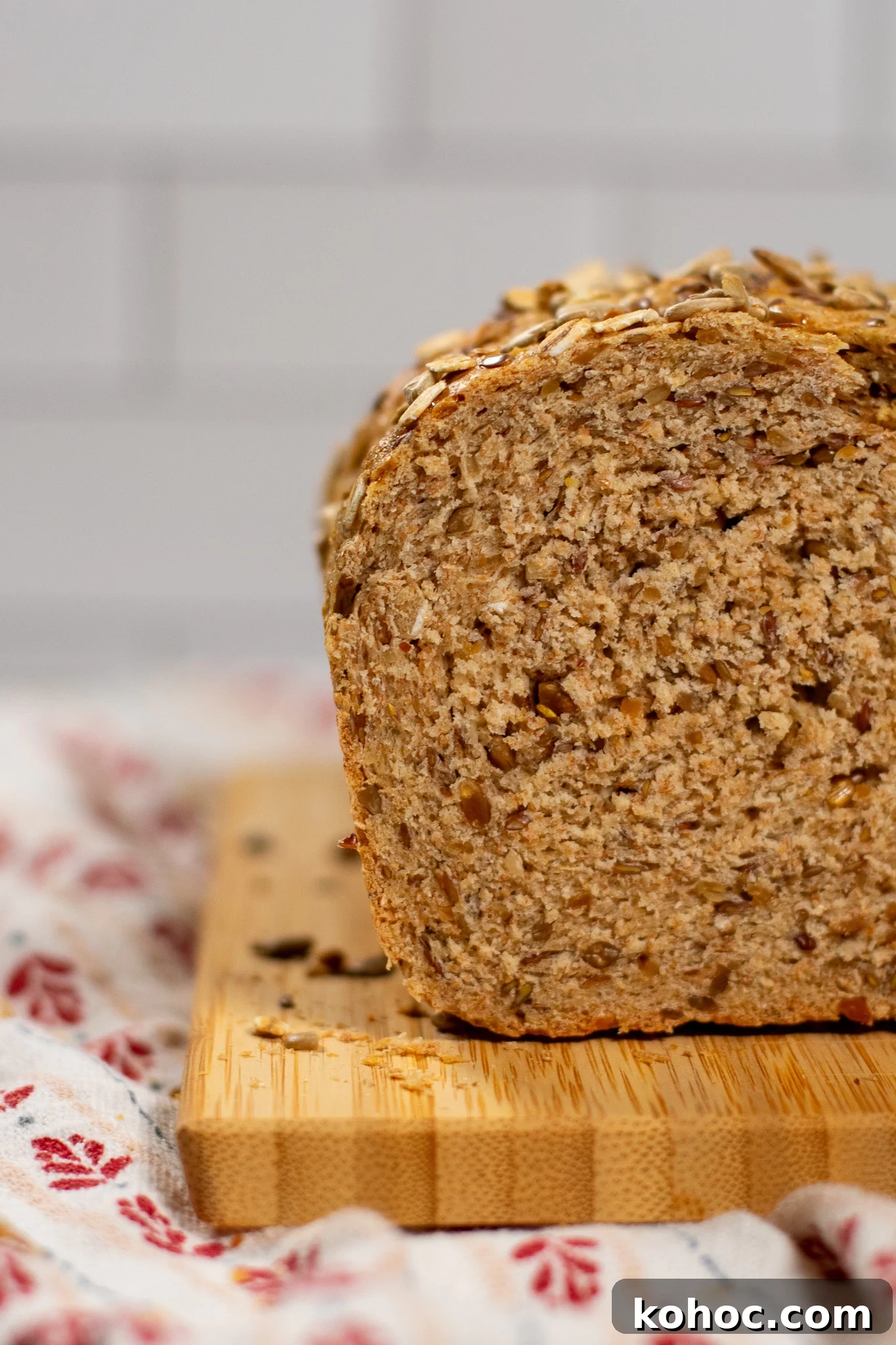 Whole Grain Loaf Recipe: Rustic Nordic Grovbrød Guide 4 A cross section of a loaf of bread.