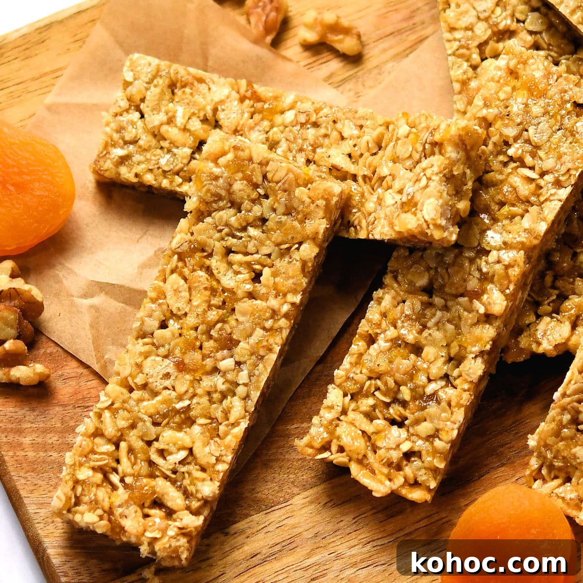 Chewy Apricot and Walnut Granola Bars 2 24Bite: Soft Granola Bars: Apricot and Walnut Recipe by Christian Guzman