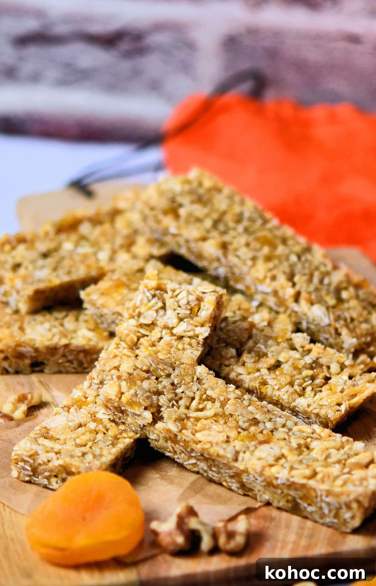 Chewy Apricot and Walnut Granola Bars 7 24Bite: Soft Granola Bars: Apricot and Walnut Recipe by Christian Guzman
