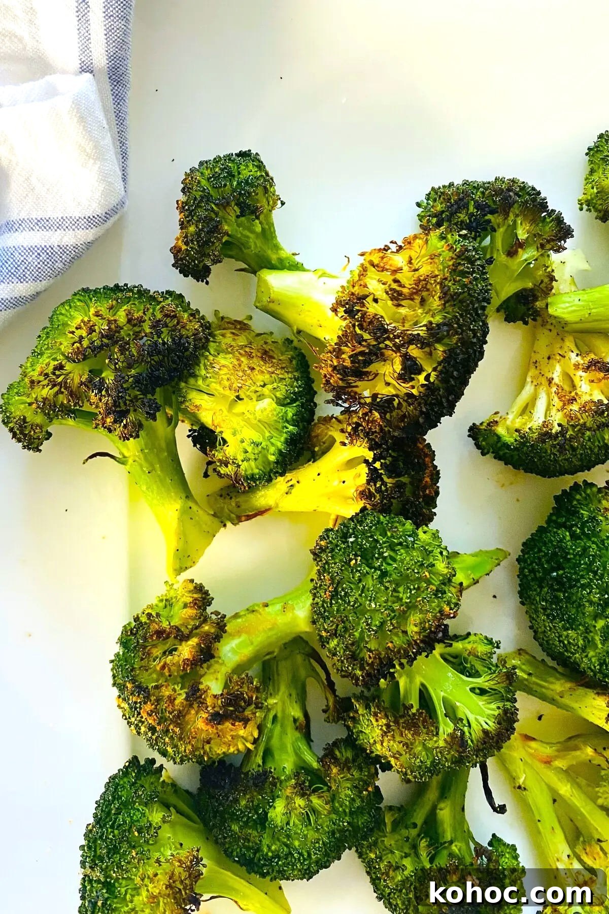 Crispy Garlic Broiled Broccoli Recipe — Quick Crispy Broccoli 2 pieces of broiled broccoli.