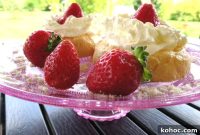 Sugar-Free Strawberry Pavlova Recipe for Perfect Summer Dessert