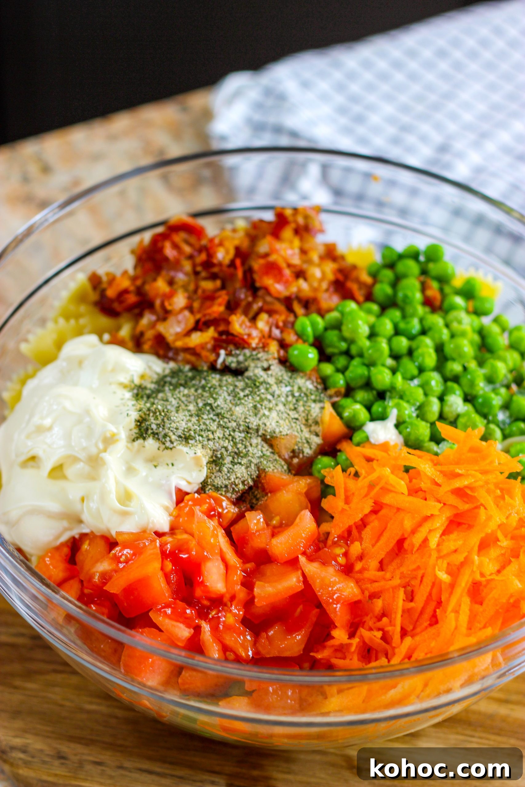 Bacon Ranch Pasta Salad Recipe: Creamy Homemade Picnic Favorite 8 img 5058 8