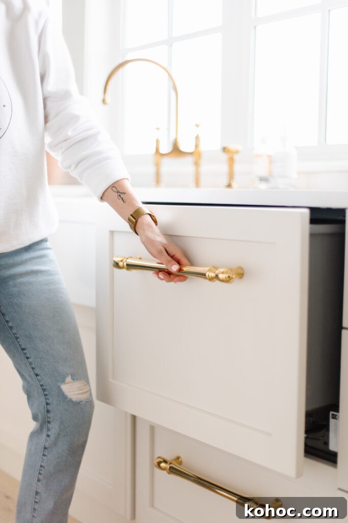 Brass hardware is such a versatile and elegant hardware choice, that stands the test of time. In this guide, I'll walk you through how to choose the perfect brass hardware for yourself!