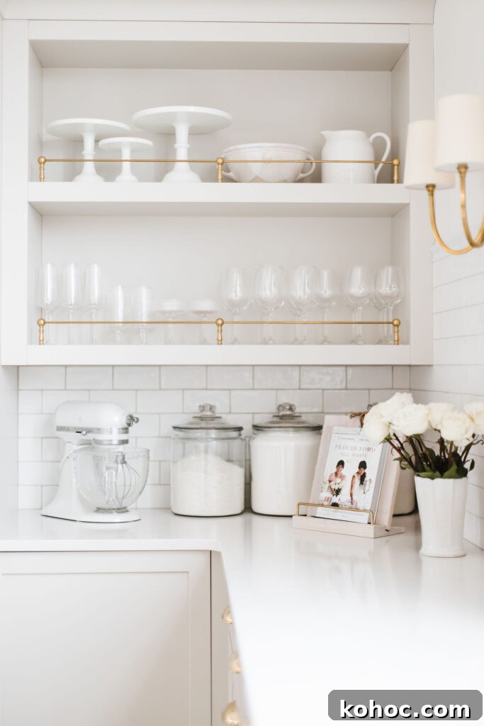 Brass hardware is such a versatile and elegant hardware choice, that stands the test of time. In this guide, I'll walk you through how to choose the perfect brass hardware for yourself!