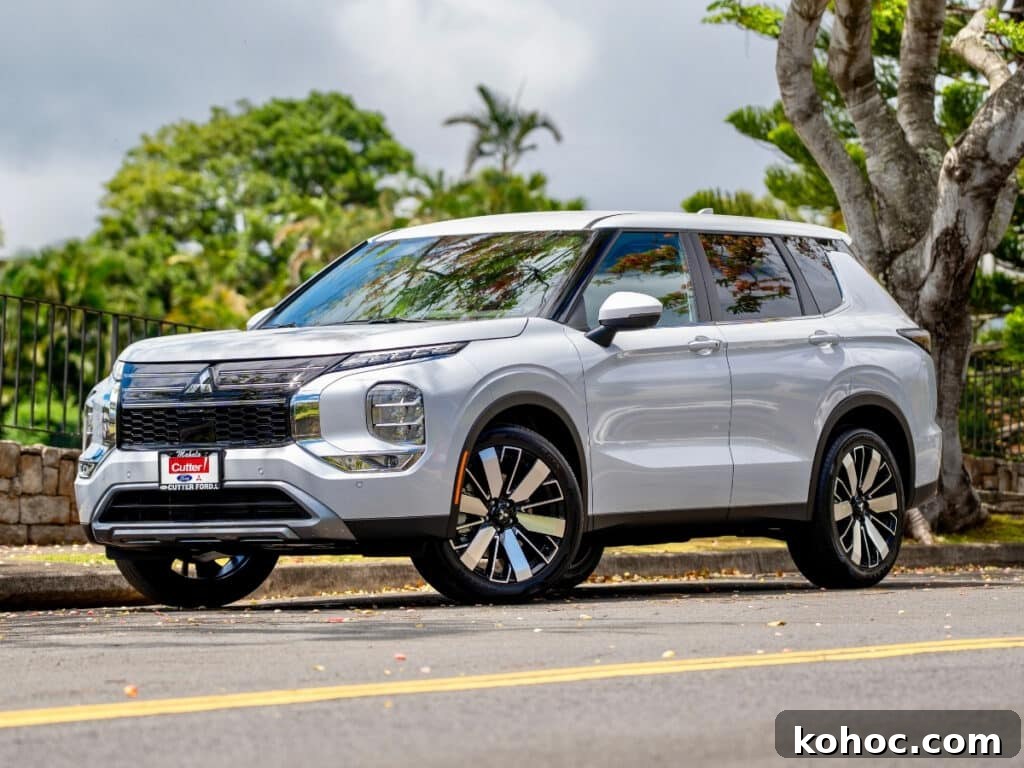 Oʻahu Luxury Car Rentals: Convertibles, Sports Cars, SUVs & Vans 6 2025 Mitsubishi Outlander