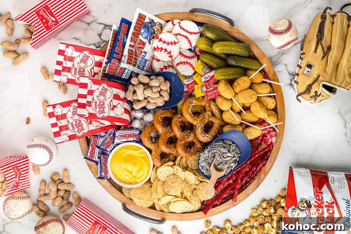 Baseball snack platter with popcorn.